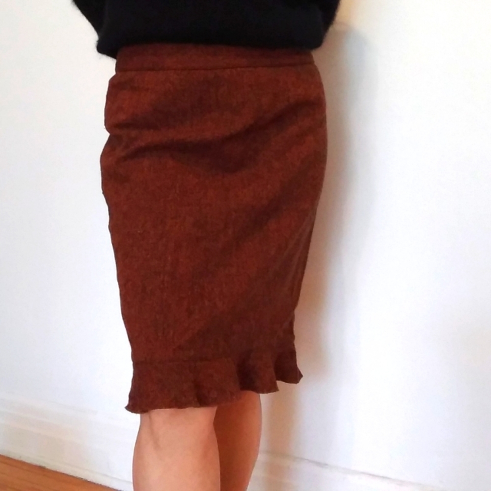 Beautiful Club Monaco wool pencil skirt Size 6